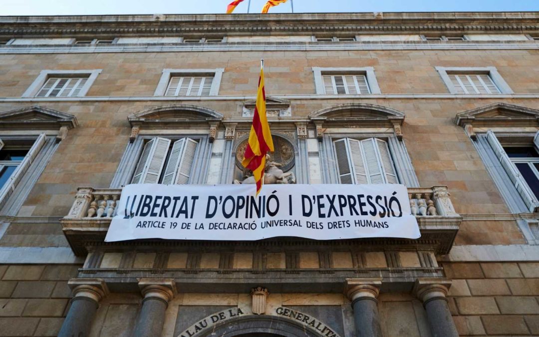 Coses que escriuré a la pancarta que penjaré al balcó de casa: